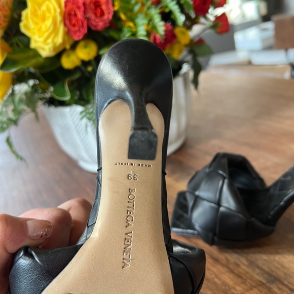 Bottega Veneta Lido Leather Mules - Picture 3 of 6